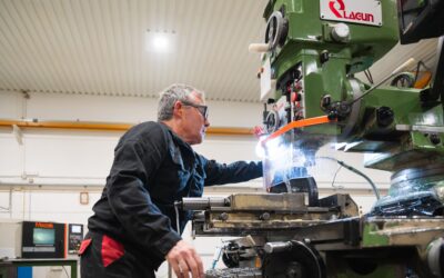 Torneado CNC: qué es, qué piezas se fabrican y cuándo elegirlo
